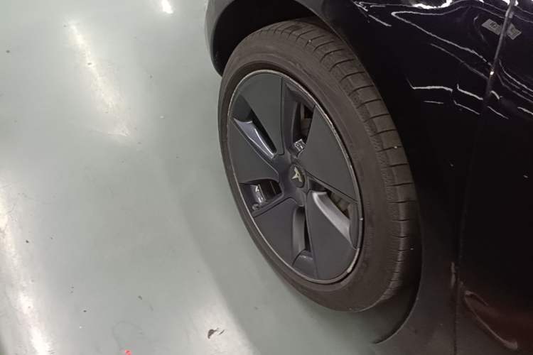 Used Tesla Model 3 2022 Rear-Wheel-Drive Version Right Rear Wheel Hub