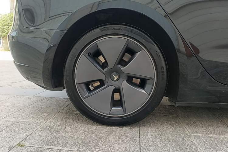 Used Tesla Model 3 2022 Rear-Wheel-Drive Version Right Rear Wheel Hub