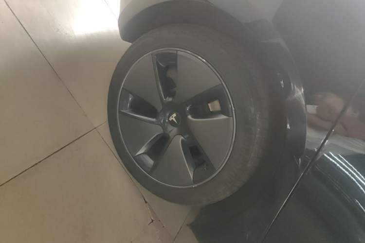Used Tesla Model 3 2022 Rear-Wheel-Drive Version Right Rear Wheel Hub
