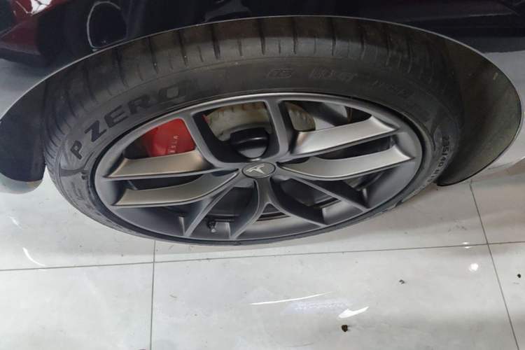 Used Tesla Model 3 2022 Performance High-Performance All-Wheel-Drive Version Right Rear Wheel Hub