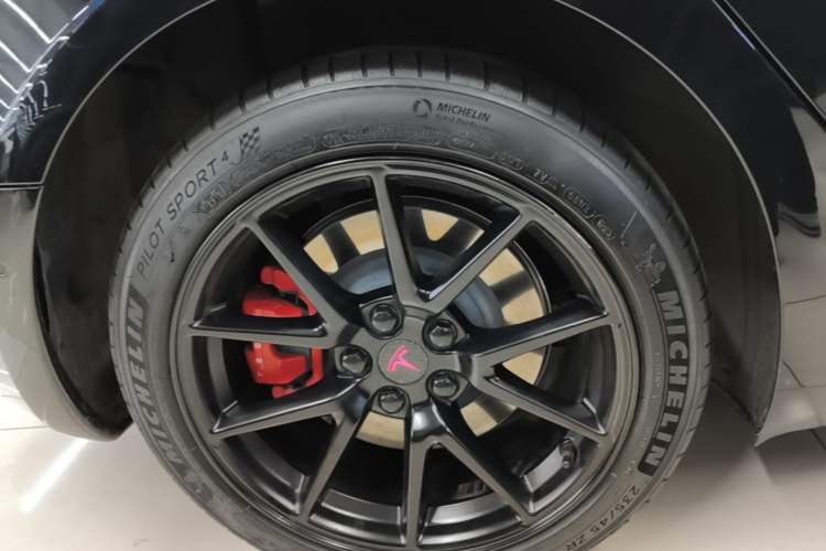 Used Tesla Model 3 2022 Rear-Wheel-Drive Version Right Rear Wheel Hub