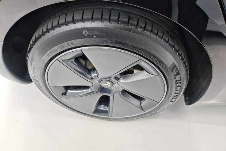 Used Tesla Model 3 2022 Rear-Wheel-Drive Version Right Rear Wheel Hub