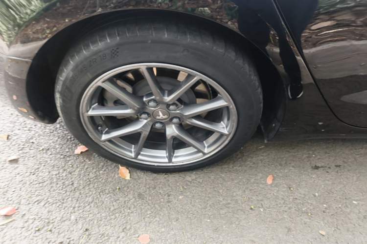 Used Tesla Model 3 2022 Rear-Wheel-Drive Version Right Rear Wheel Hub