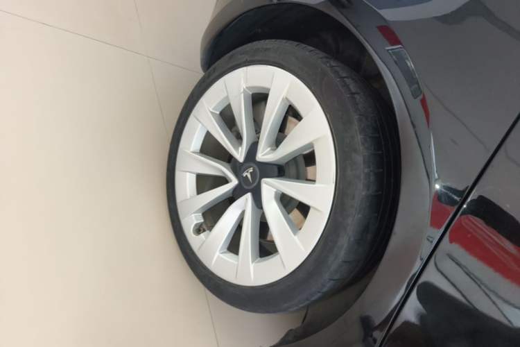 Used Tesla Model 3 2022 Rear-Wheel-Drive Version Right Rear Wheel Hub