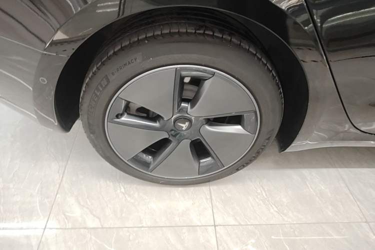 Used Tesla Model 3 2022 Rear-Wheel-Drive Version Right Rear Wheel Hub