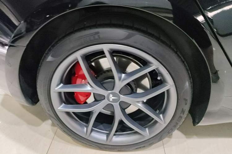 Used Tesla Model 3 2022 Performance High-Performance All-Wheel-Drive Version Right Rear Wheel Hub