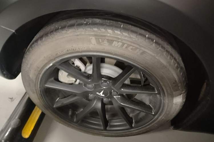 Used Tesla Model 3 2022 Rear-Wheel-Drive Version Right Rear Wheel Hub