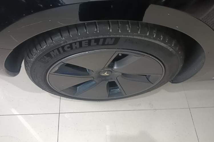 Used Tesla Model 3 2022 Rear-Wheel-Drive Version Right Rear Wheel Hub
