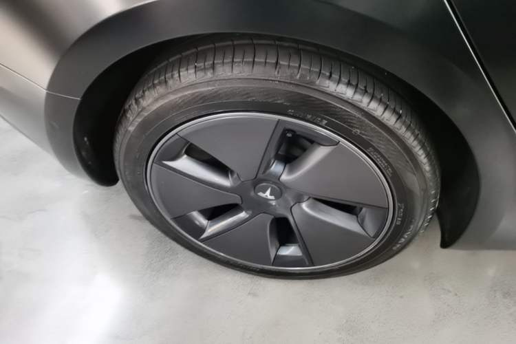 Used Tesla Model 3 2022 Rear-Wheel-Drive Version Right Rear Wheel Hub