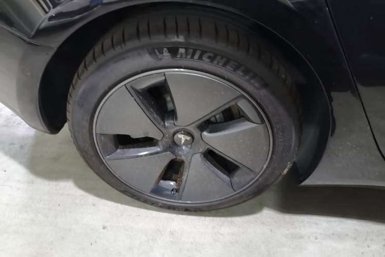 Used Tesla Model 3 2022 Rear-Wheel-Drive Version Right Rear Wheel Hub