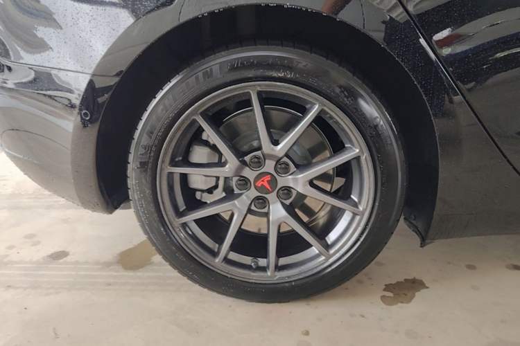Used Tesla Model 3 2022 Rear-Wheel-Drive Version Right Rear Wheel Hub