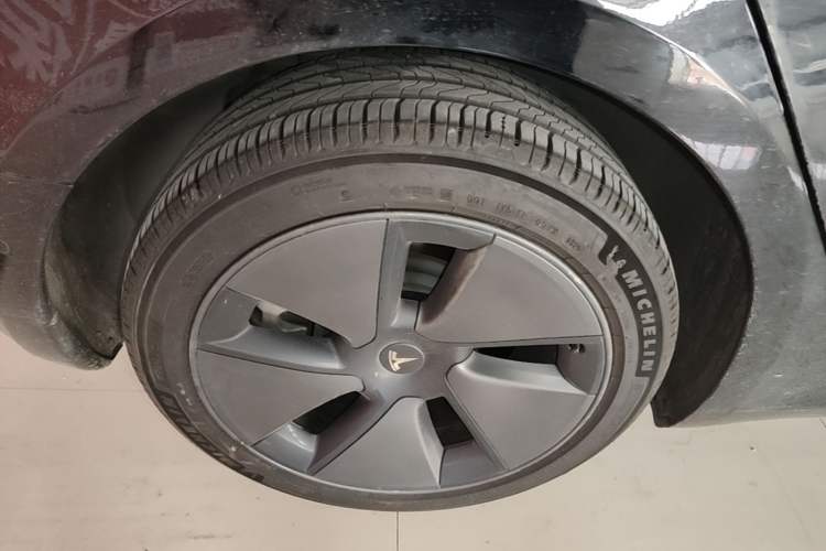 Used Tesla Model 3 2022 Rear-Wheel-Drive Version Right Rear Wheel Hub