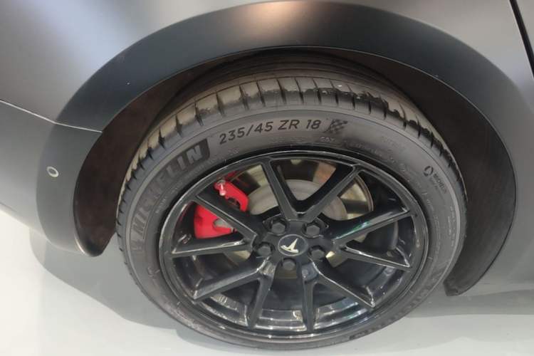 Used Tesla Model 3 2022 Rear-Wheel-Drive Version Right Rear Wheel Hub