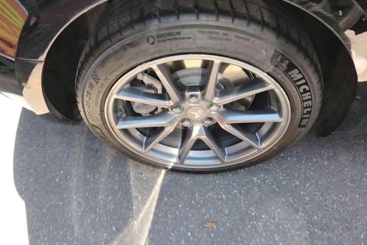 Used Tesla Model 3 2022 Rear-Wheel-Drive Version Right Rear Wheel Hub