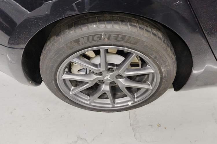 Used Tesla Model 3 2022 Rear-Wheel-Drive Version Right Rear Wheel Hub