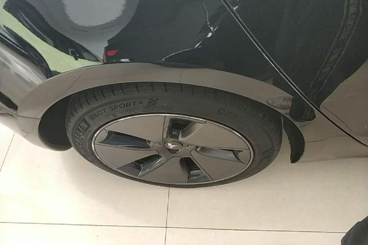 Used Tesla Model 3 2022 Rear-Wheel-Drive Version Right Rear Wheel Hub