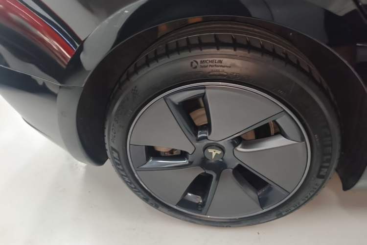 Used Tesla Model 3 2022 Rear-Wheel-Drive Version Right Rear Wheel Hub