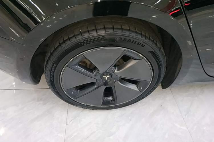 Used Tesla Model 3 2022 Rear-Wheel-Drive Version Right Rear Wheel Hub