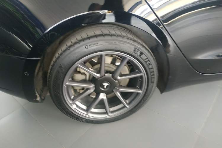 Used Tesla Model 3 2022 Rear-Wheel-Drive Version Right Rear Wheel Hub