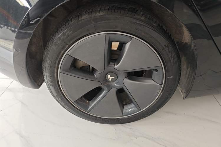 Used Tesla Model 3 2022 Rear-Wheel-Drive Version Right Rear Wheel Hub