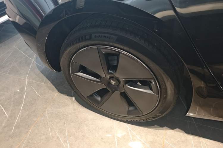 Used Tesla Model 3 2022 Rear-Wheel-Drive Version Right Rear Wheel Hub