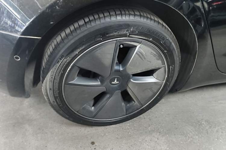 Used Tesla Model 3 2022 Rear-Wheel-Drive Version Right Rear Wheel Hub