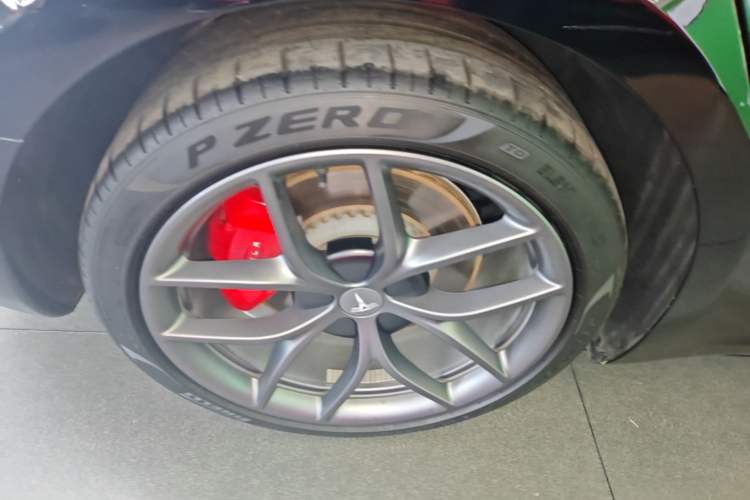 Used Tesla Model 3 2022 Performance High-Performance All-Wheel-Drive Version Right Rear Wheel Hub