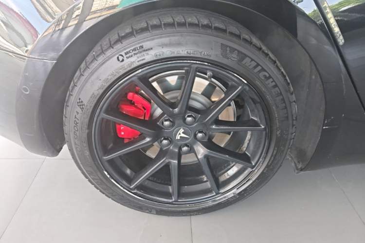 Used Tesla Model 3 2022 Rear-Wheel-Drive Version Right Rear Wheel Hub