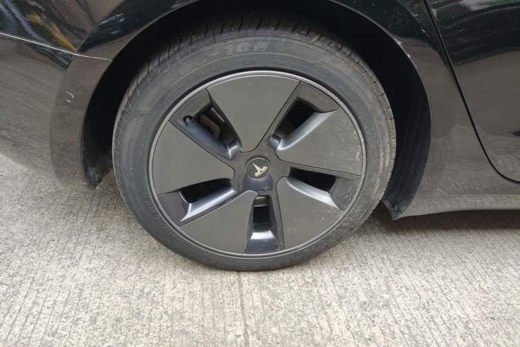 Used Tesla Model 3 2022 Rear-Wheel-Drive Version Right Rear Wheel Hub