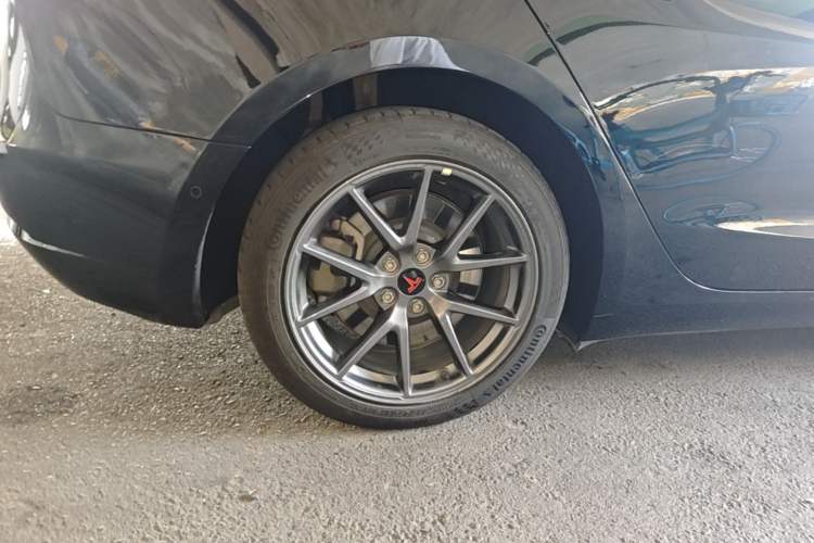 Used Tesla Model 3 2022 Rear-Wheel-Drive Version Right Rear Wheel Hub