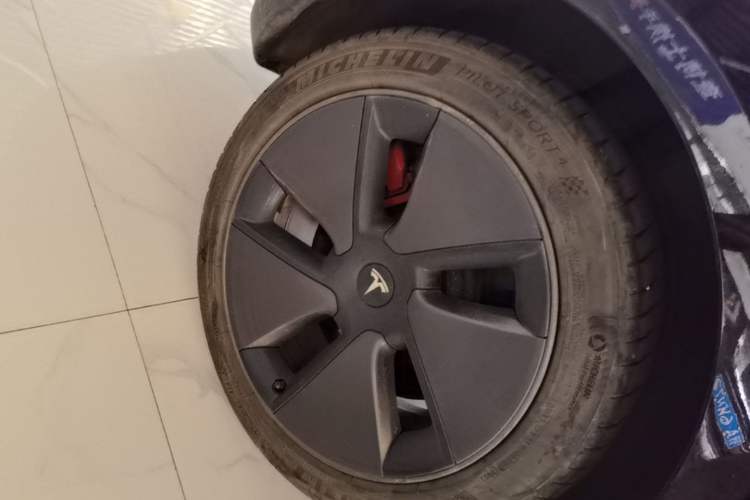 Used Tesla Model 3 2022 Rear-Wheel-Drive Version Right Rear Wheel Hub