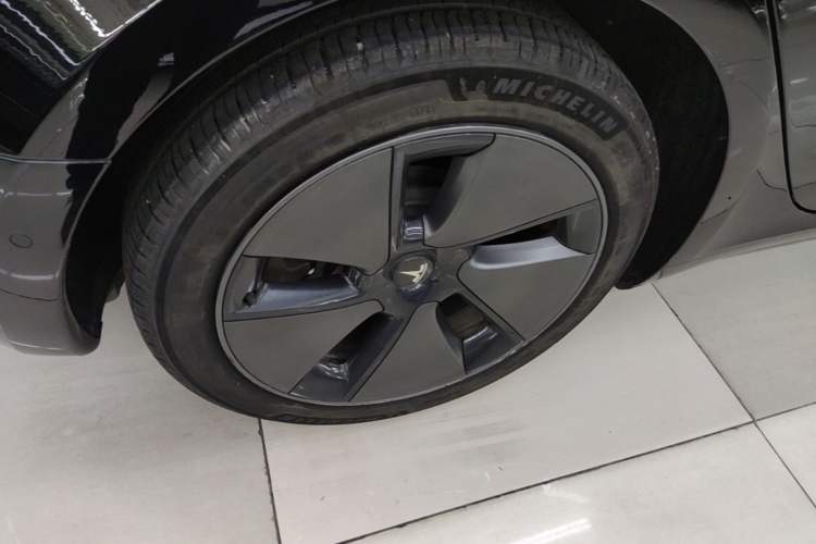 Used Tesla Model 3 2022 Rear-Wheel-Drive Version Right Rear Wheel Hub