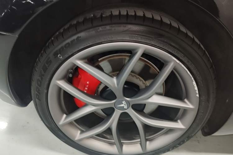 Used Tesla Model 3 2022 Performance High-Performance All-Wheel-Drive Version Right Rear Wheel Hub