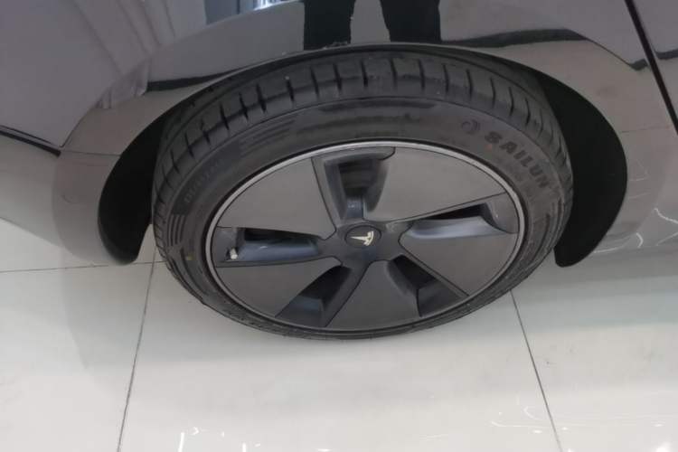 Used Tesla Model 3 2022 Rear-Wheel-Drive Version Right Rear Wheel Hub