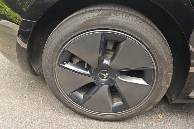Used Tesla Model 3 2022 Rear-Wheel-Drive Version Right Rear Wheel Hub