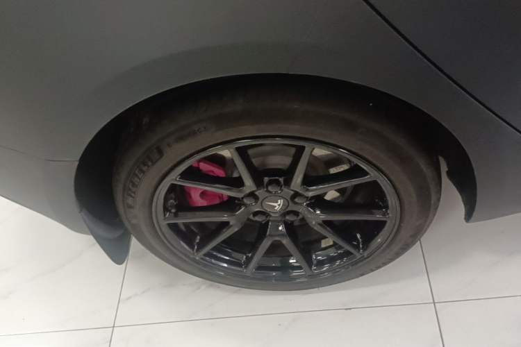 Used Tesla Model 3 2022 Rear-Wheel-Drive Version Right Rear Wheel Hub