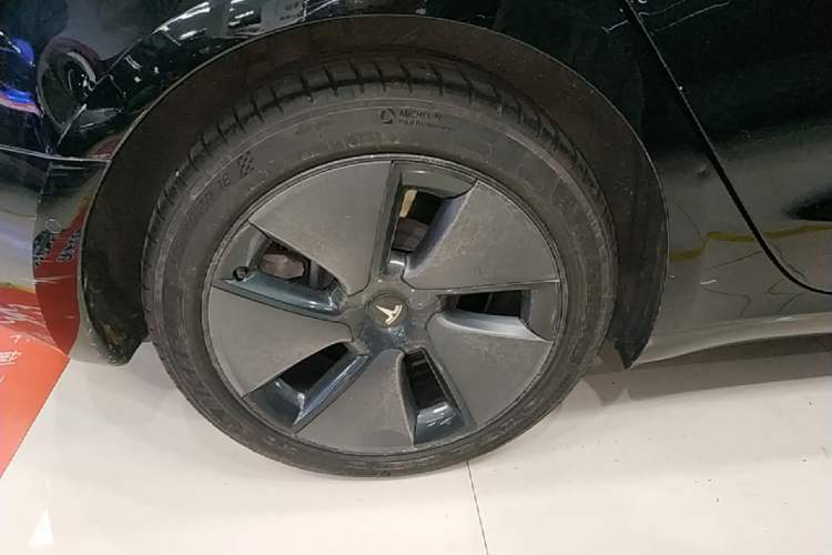 Used Tesla Model 3 2022 Rear-Wheel-Drive Version Right Rear Wheel Hub