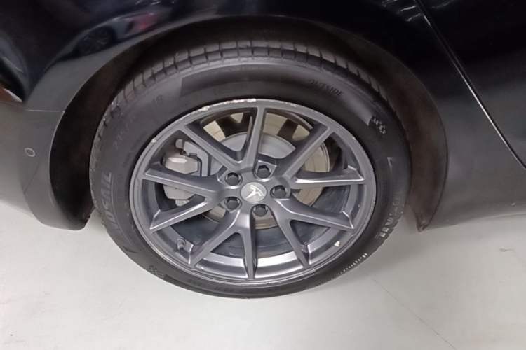 Used Tesla Model 3 2022 Rear-Wheel-Drive Version Right Rear Wheel Hub
