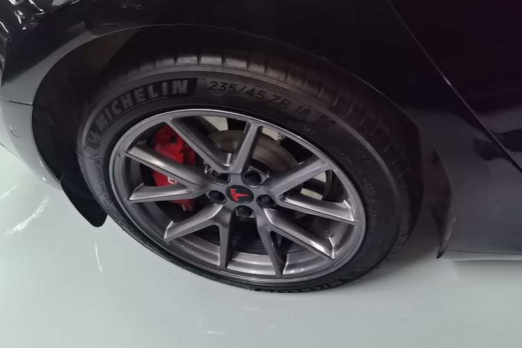 Used Tesla Model 3 2022 Rear-Wheel-Drive Version Right Rear Wheel Hub
