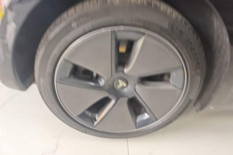 Used Tesla Model 3 2022 Rear-Wheel-Drive Version Right Rear Wheel Hub
