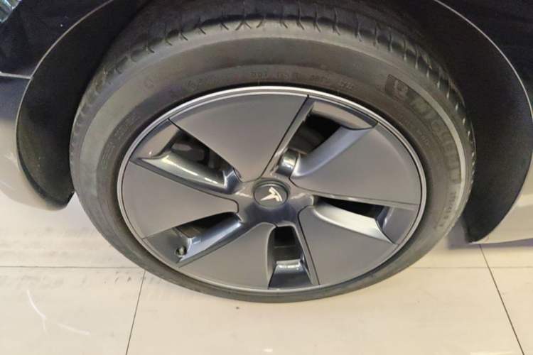 Used Tesla Model 3 2022 Rear-Wheel-Drive Version Right Rear Wheel Hub