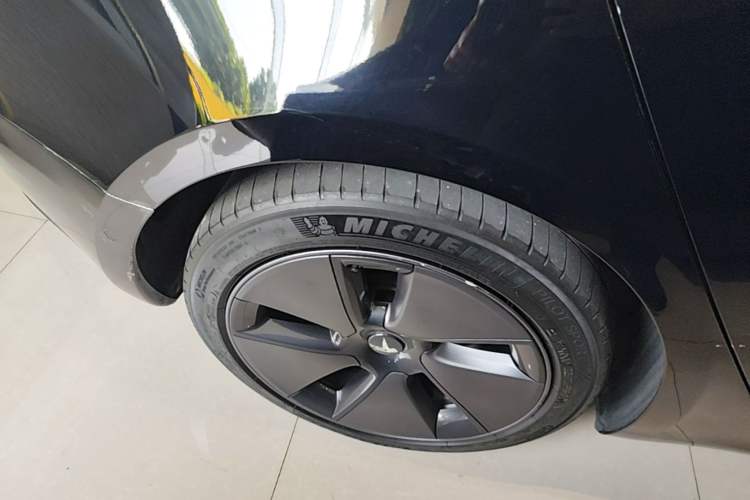 Used Tesla Model 3 2022 Rear-Wheel-Drive Version Right Rear Wheel Hub