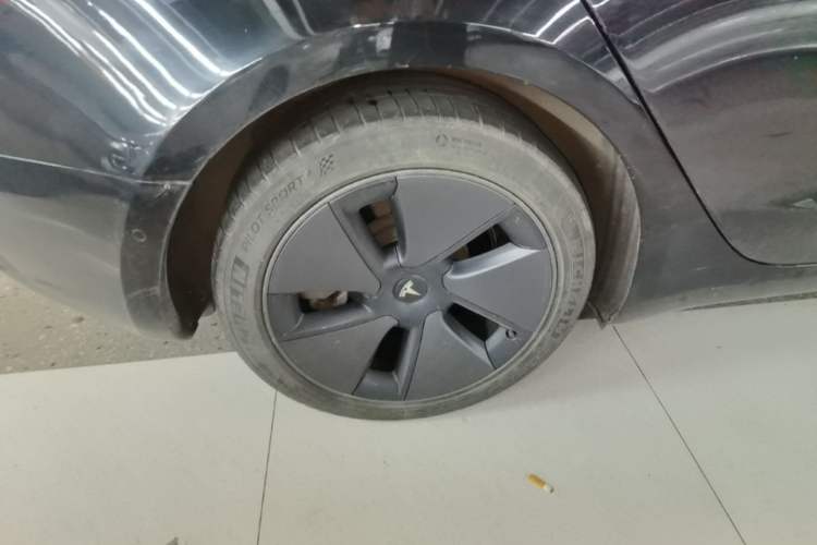 Used Tesla Model 3 2022 Rear-Wheel-Drive Version Right Rear Wheel Hub