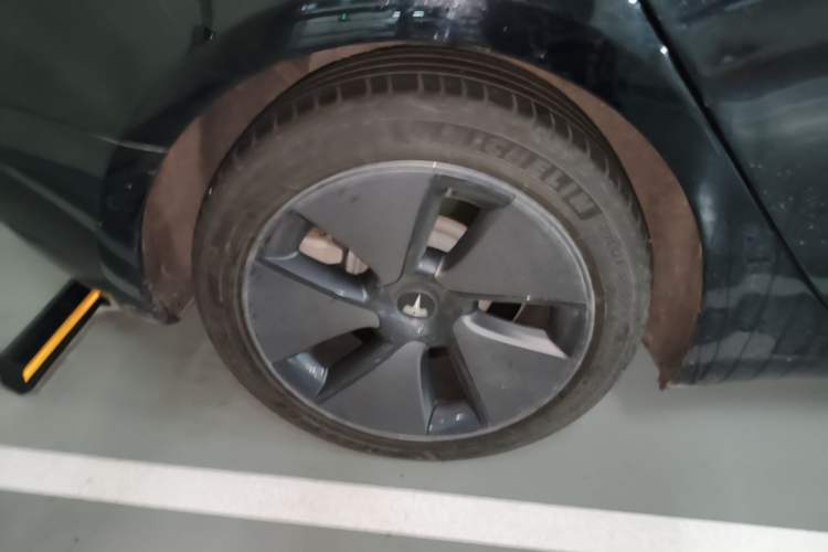 Used Tesla Model 3 2022 Rear-Wheel-Drive Version Right Rear Wheel Hub