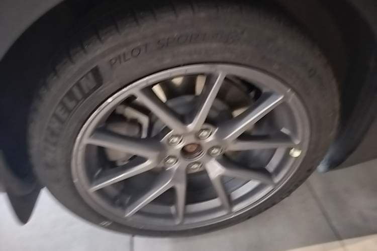Used Tesla Model 3 2022 Rear-Wheel-Drive Version Right Rear Wheel Hub