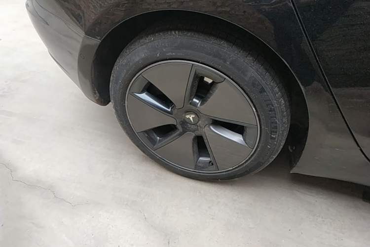 Used Tesla Model 3 2022 Rear-Wheel-Drive Version Right Rear Wheel Hub