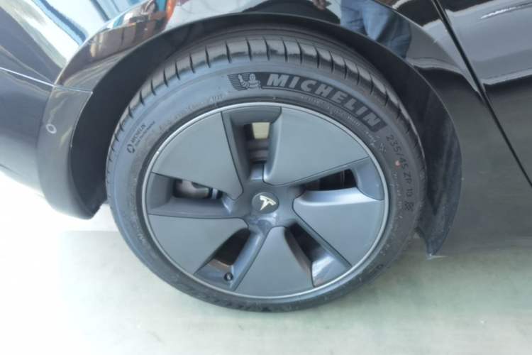 Used Tesla Model 3 2022 Rear-Wheel-Drive Version Right Rear Wheel Hub