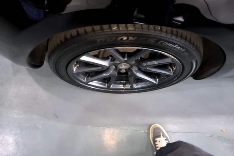 Used Tesla Model 3 2022 Rear-Wheel-Drive Version Right Rear Wheel Hub