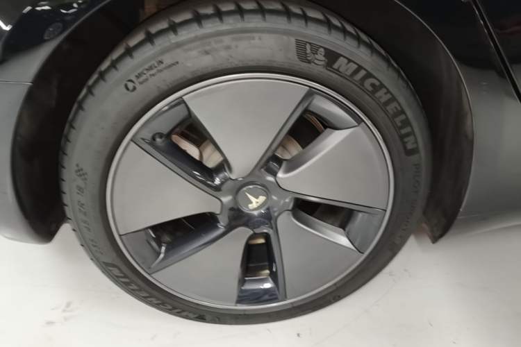 Used Tesla Model 3 2022 Rear-Wheel-Drive Version Right Rear Wheel Hub