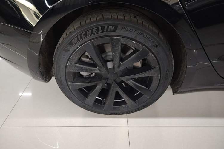 Used Tesla Model 3 2022 Rear-Wheel-Drive Version Right Rear Wheel Hub